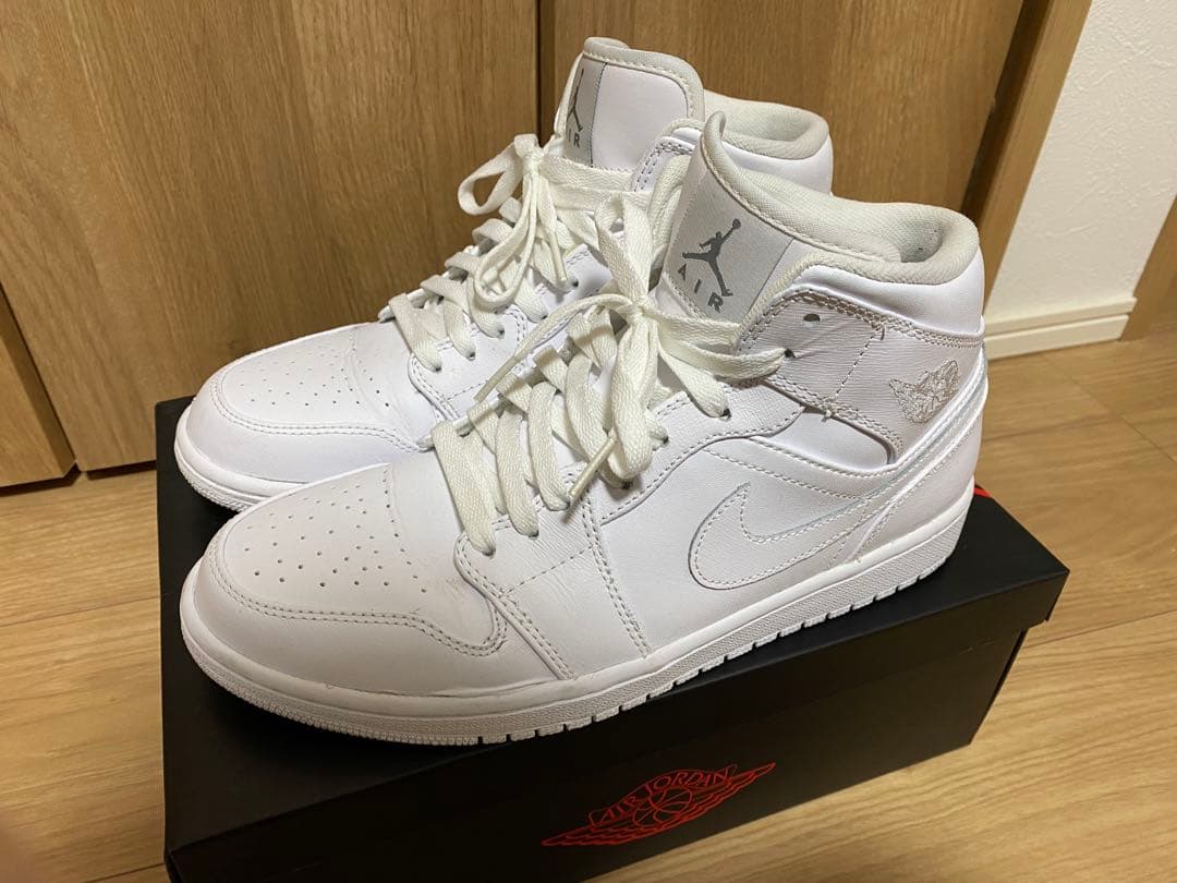 NIKE AIR JORDAN 1 MIDホワイト 27cm 【値下げ不可】