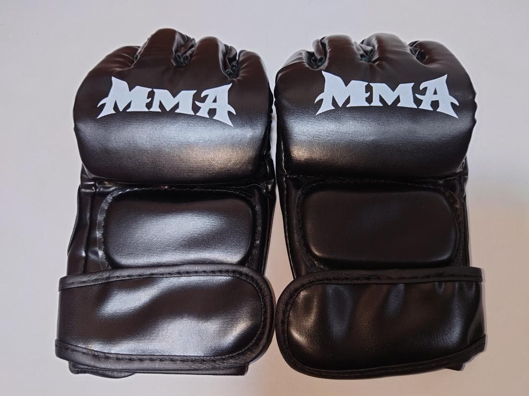 【専用】オープンフィンガー グローブ 総合格闘技 左右 ボクシング MMA 黒