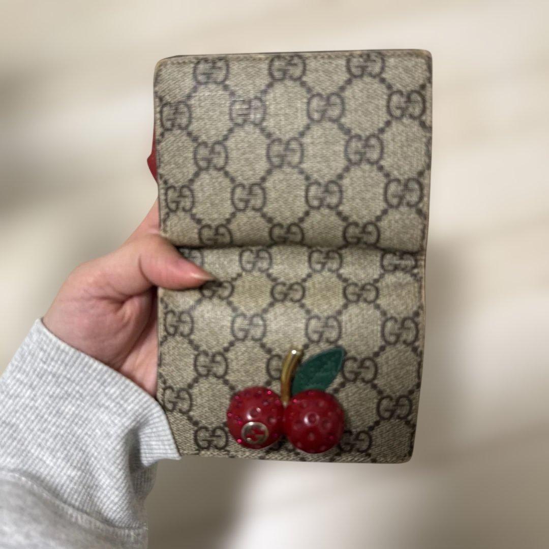 GUCCI 二つ折り財布 チェリー装飾