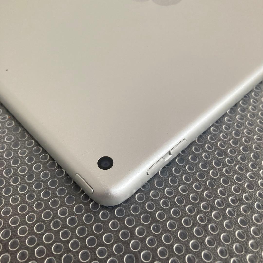 560【早い者勝ち】電池良好☆iPad8 第8世代 32GB WIFIモデル☆