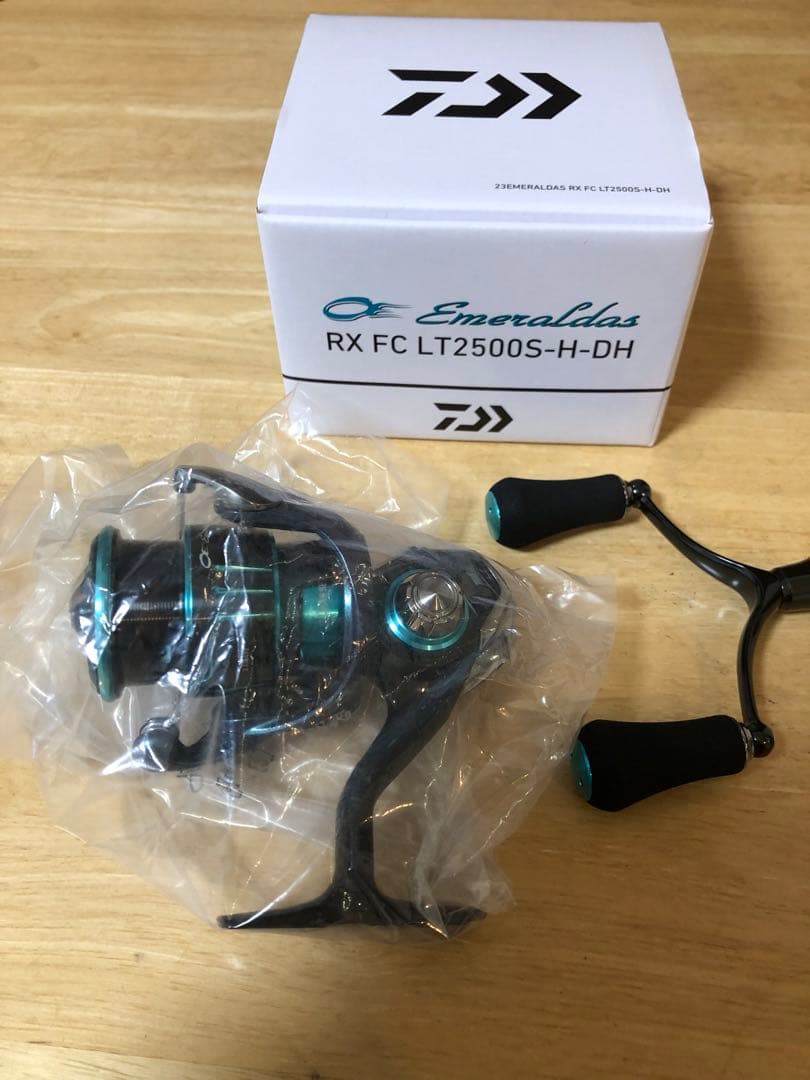 Daiwa 23エメラルダス リールRX FC LT2500S-H-DH