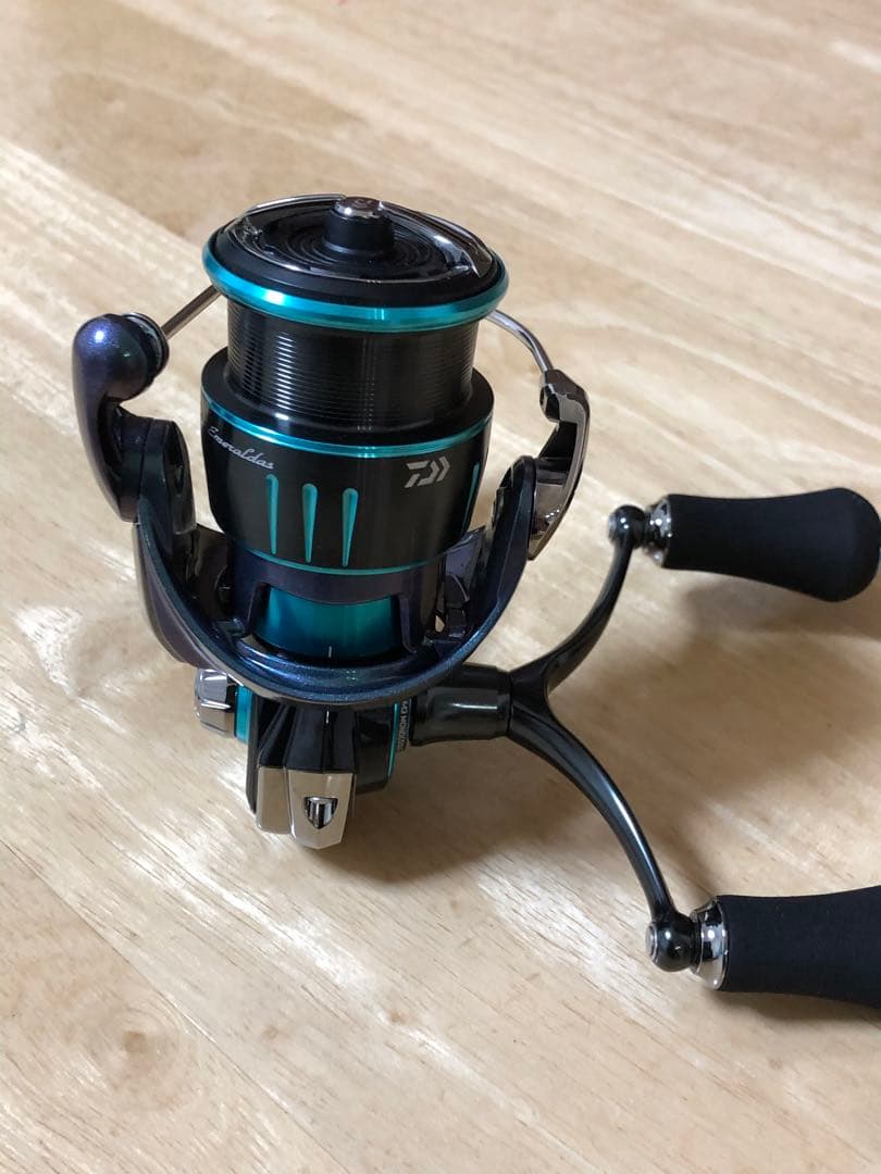 Daiwa 23エメラルダス リールRX FC LT2500S-H-DH