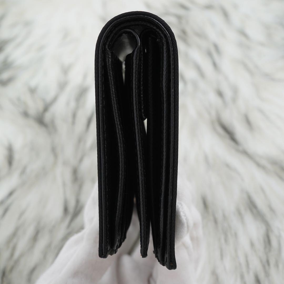 未使用品　箱付き　PRADA プラダ　二つ折り財布　ナイロン　三角プレート　黒