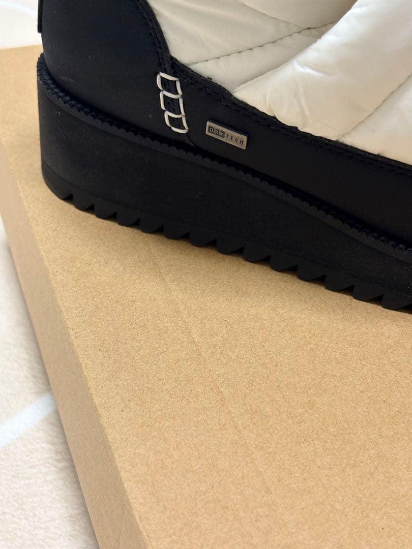 UGG ダウンブーツホワイト　美品