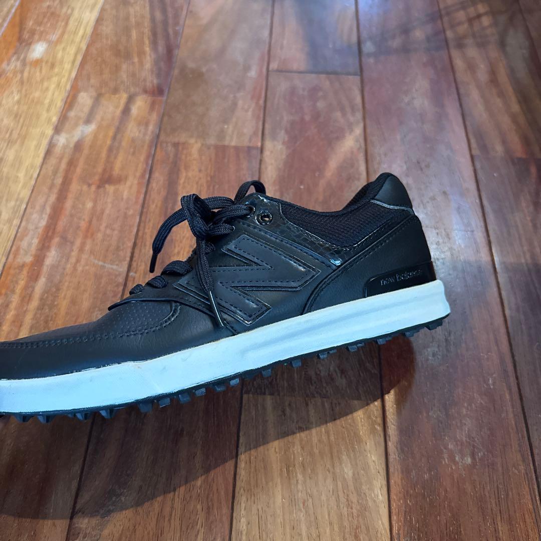 New Balance ブラックゴルフシューズ