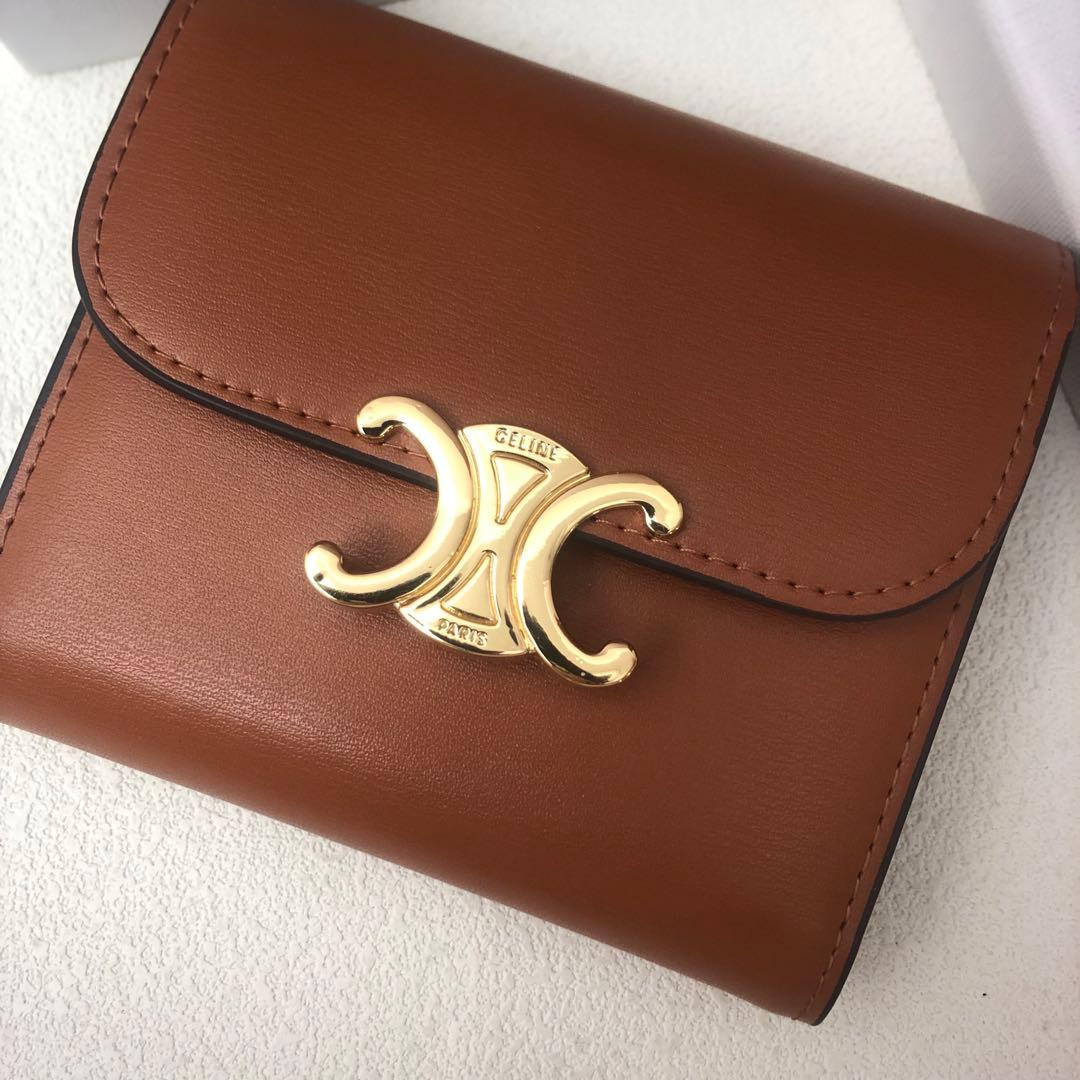 セリーヌ トリオンフ スモールウォレット 三つ折り財布 タン