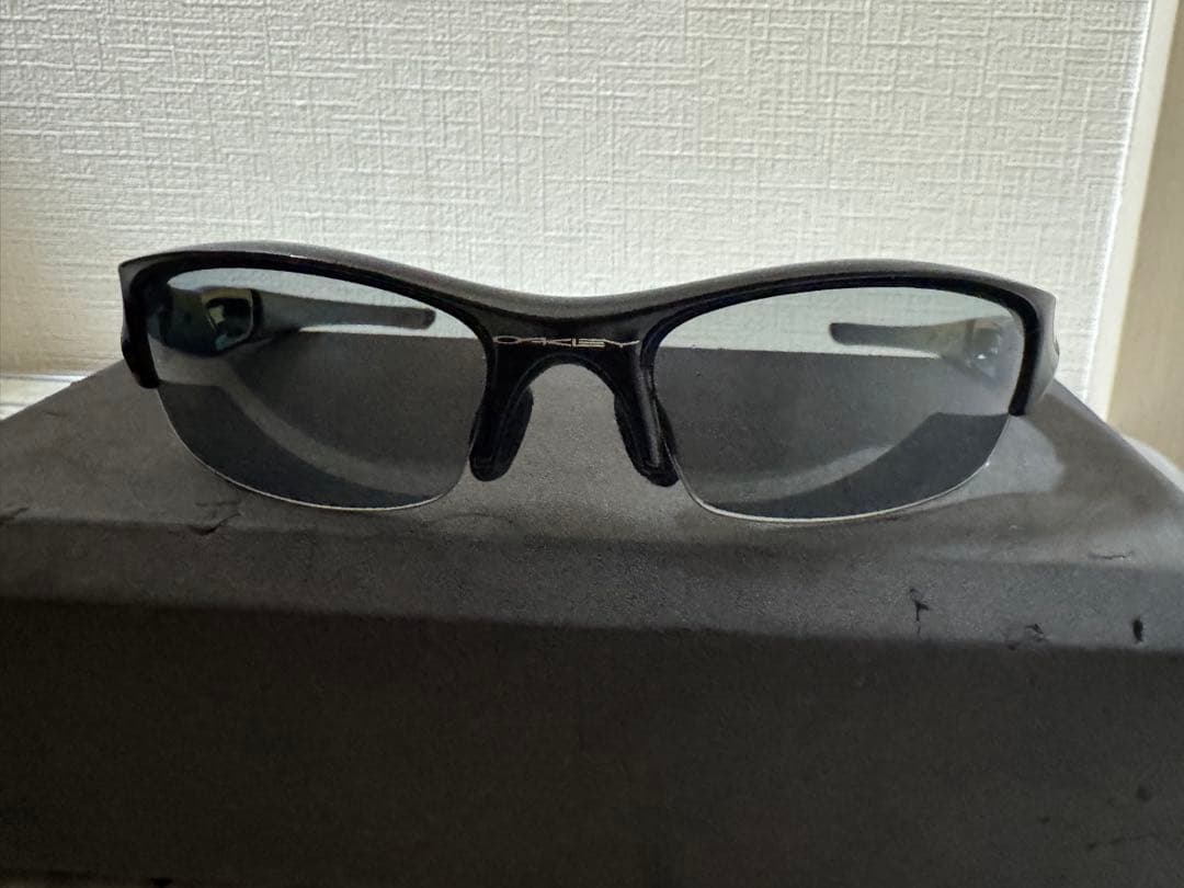 Oakley flak jacket (偏光レンズ)廃盤品　ケース付属