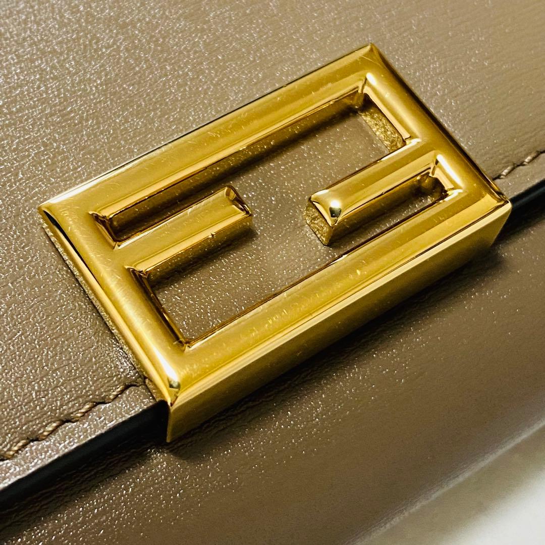 【新品同様】フェンディ ウェイ マイクロ 三つ折り財布 レディース レザー