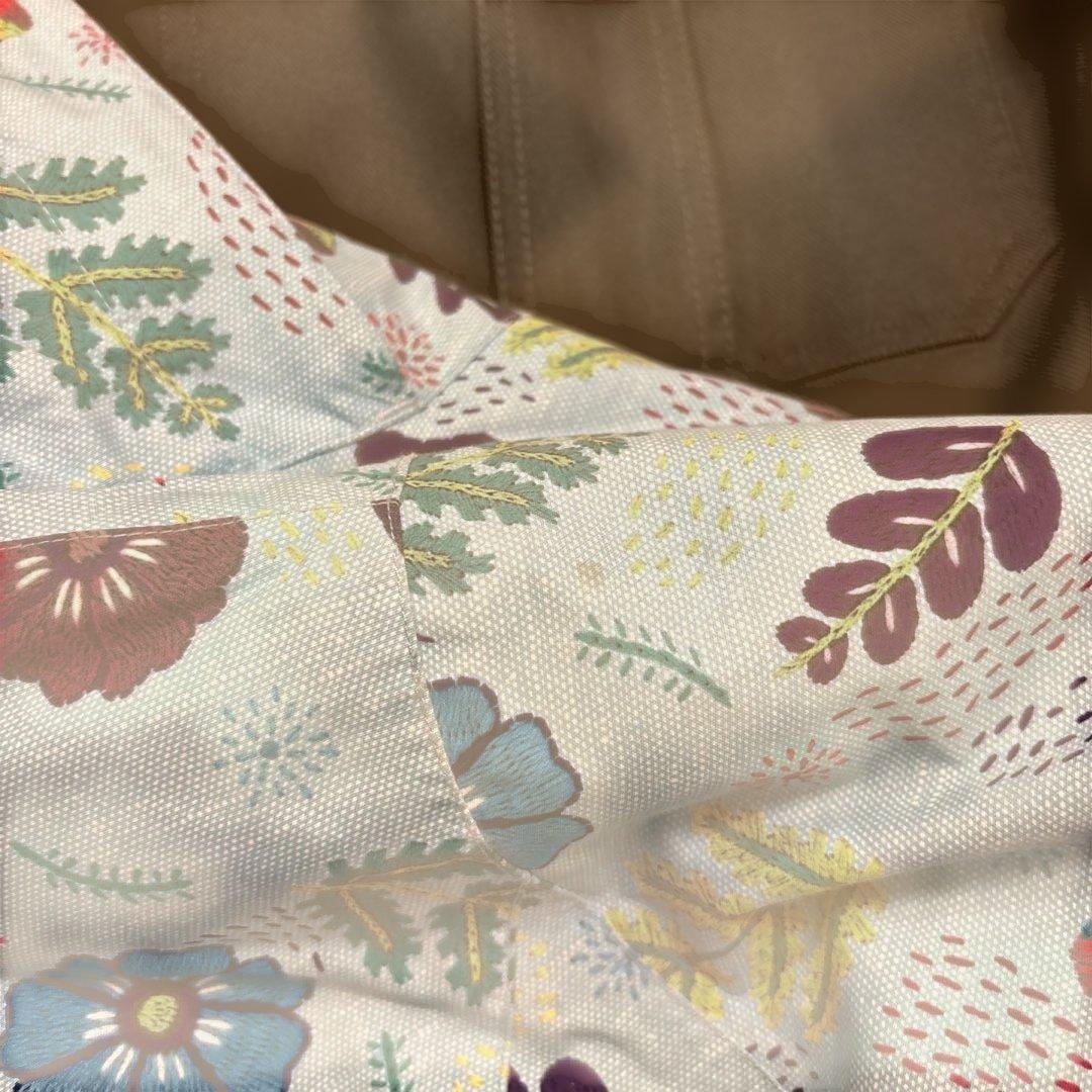 ジュニアバートンBURTON スノーボードウェア XL 花柄　おまけビブパンツ