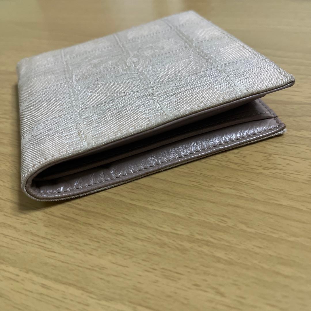 CHANEL 二つ折り財布 ニュートラベルライン