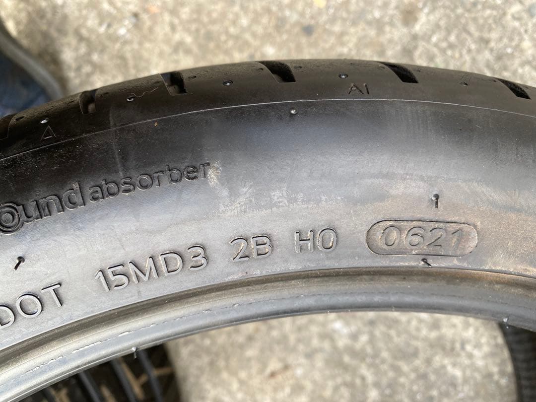 HANKOOK VENTUS 235/40/19 4本セット2020/21年製