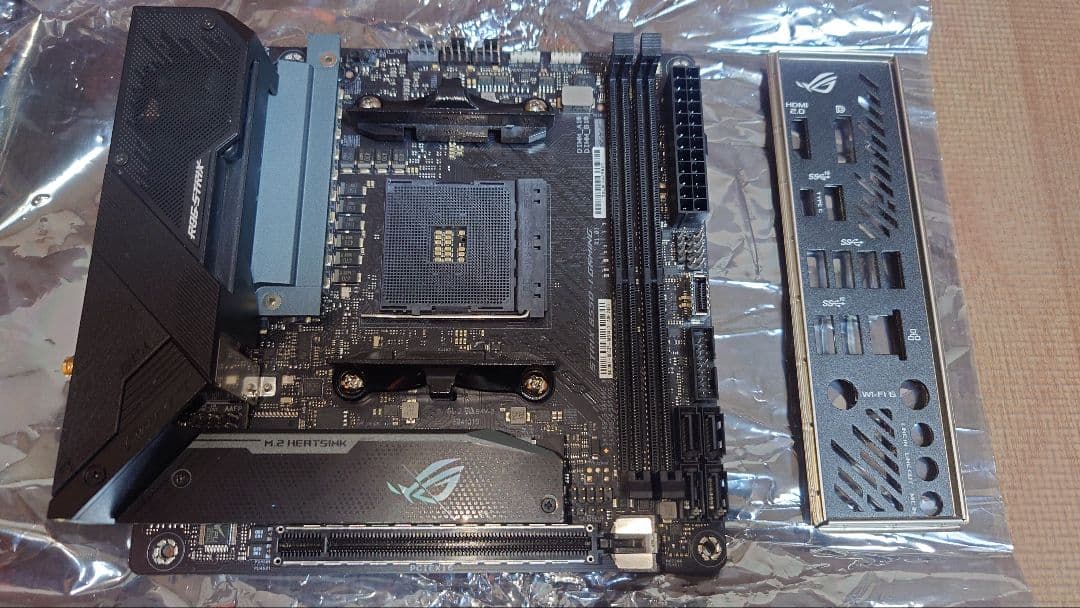 ASUS ROG STRIX B550-I GAMING マザーボード