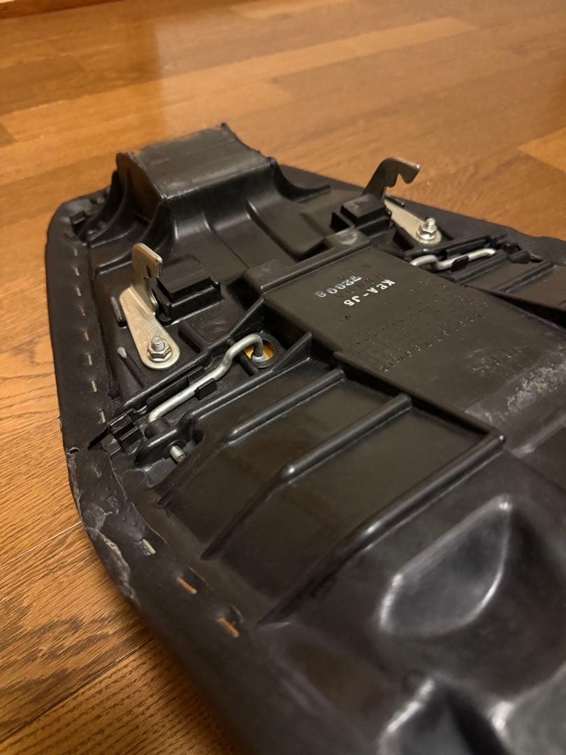 ホーネット250 純正シート・テールレンズ