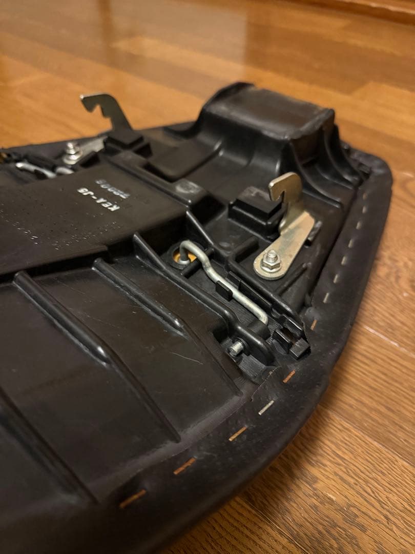 ホーネット250 純正シート・テールレンズ