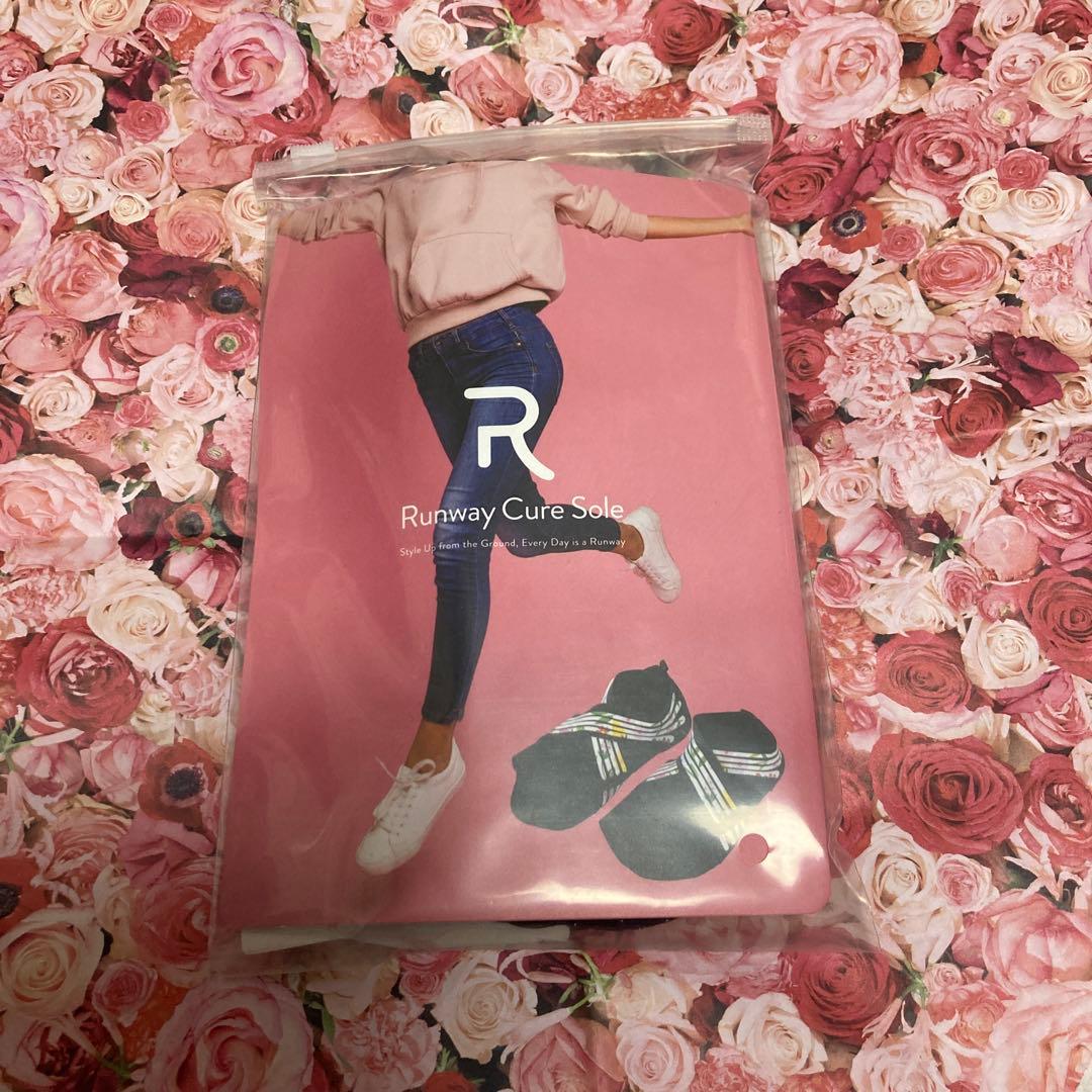 Runway Cure Sole ブラックソックス M