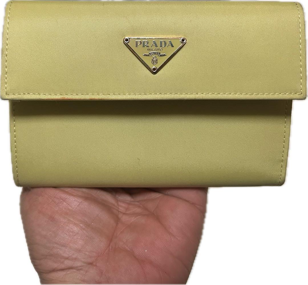 も*ウ様 PRADA 三つ折り財布