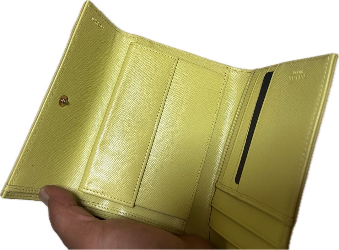 も*ウ様 PRADA 三つ折り財布
