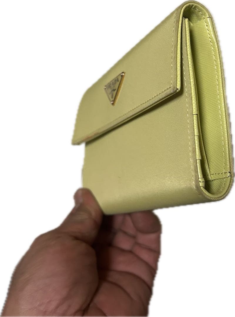も*ウ様 PRADA 三つ折り財布