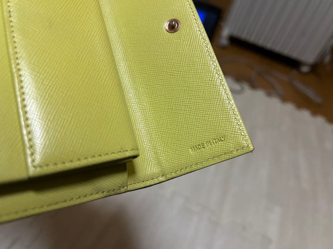 も*ウ様 PRADA 三つ折り財布