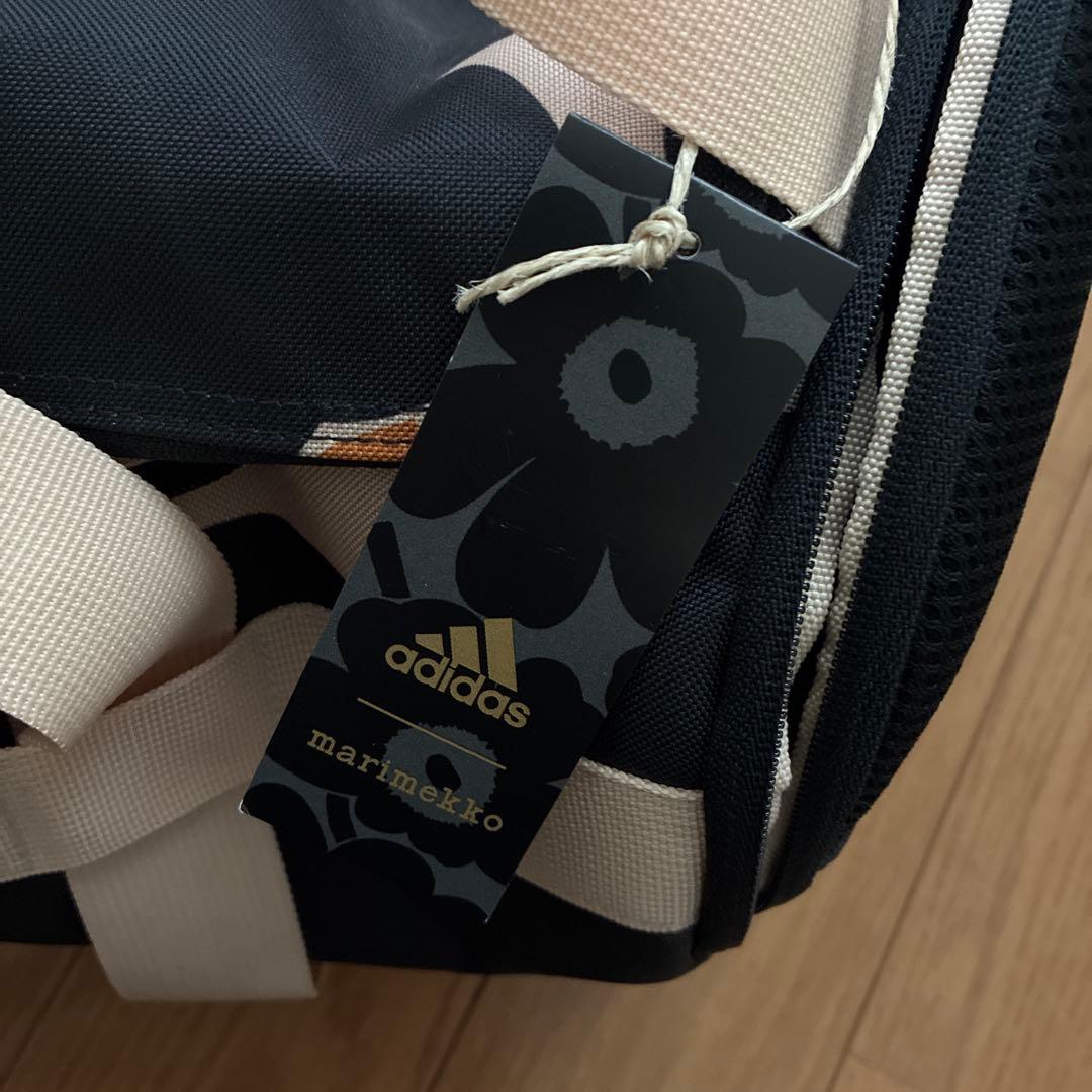 【新品未使用】adidas＊marimekkoコラボ ボストンバッグ ウニッコ