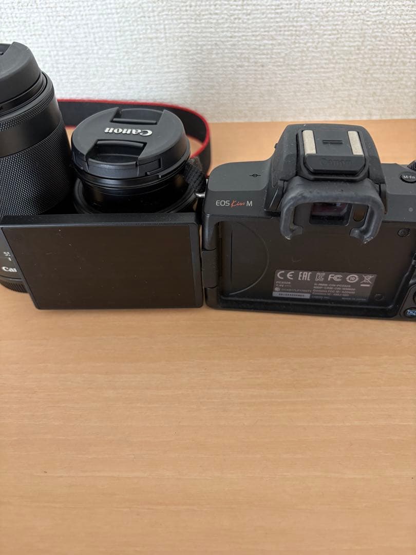 Canon EOS Kiss M ミラーレスカメラ