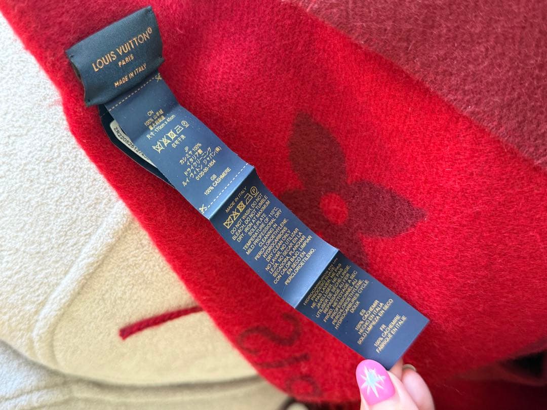 LOUIS VUITTON Reykjavik マフラー 赤