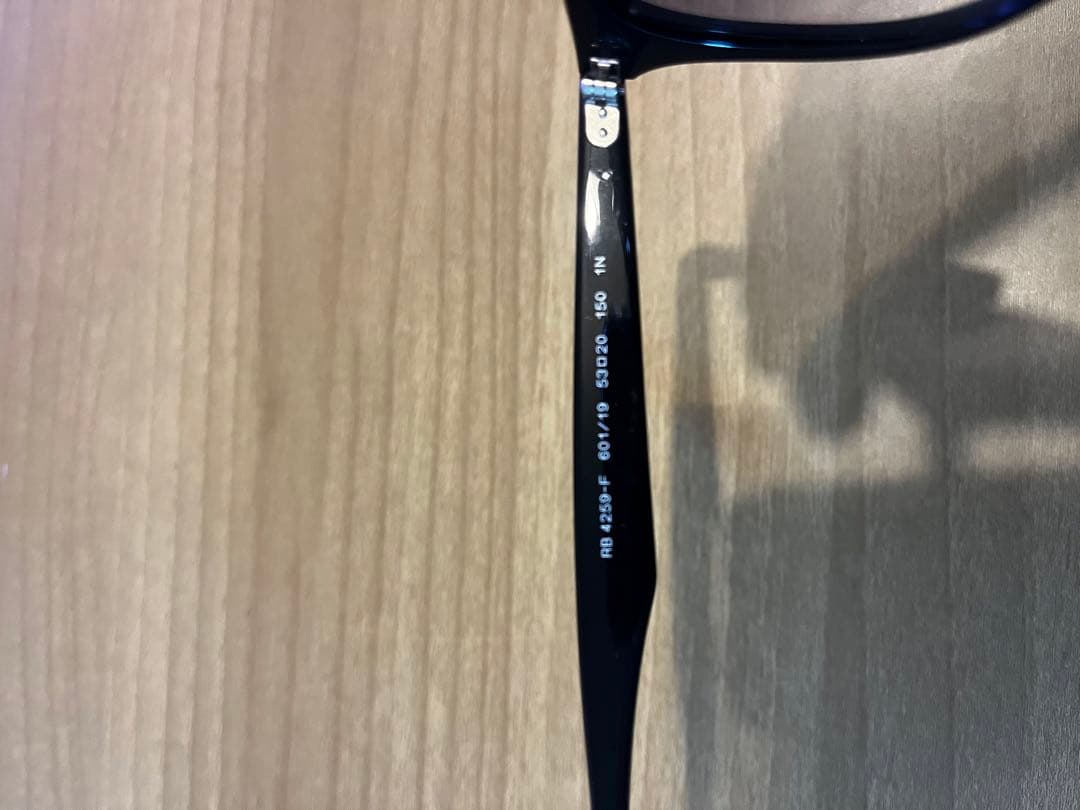 【美品】Ray-Ban RB4259F 601/19 ブラック