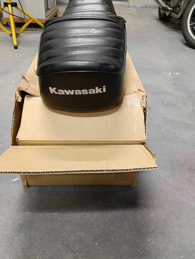 カワサキZ250LTDシート