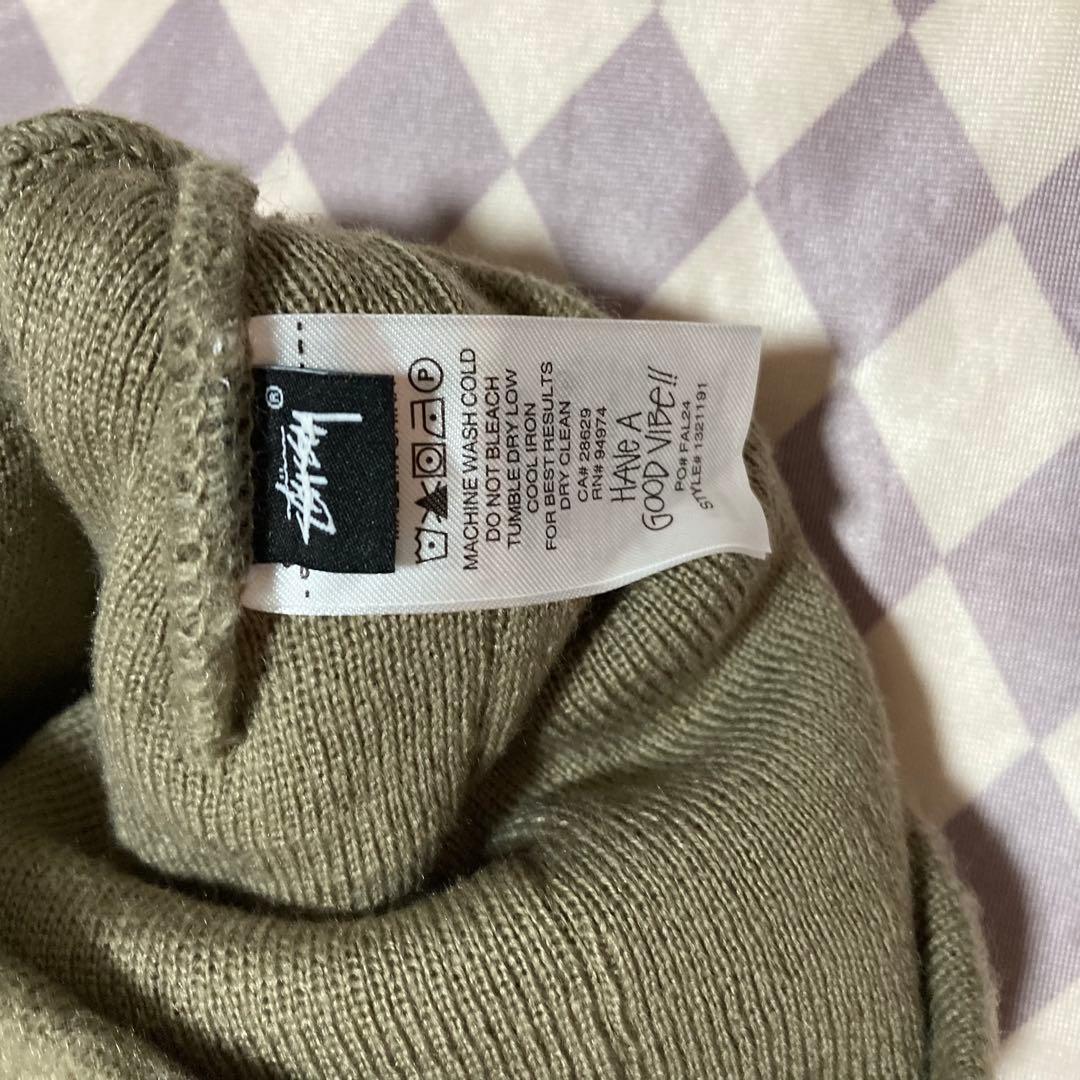 stussy ロゴ入り ブラック/カーキ ビーニー