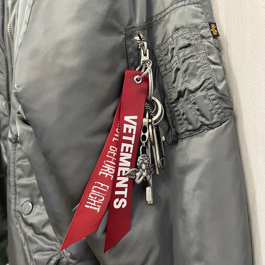 VETEMENTS ヴェトモン リバーシブルエンジェルボンバー Lサイズ 美中古