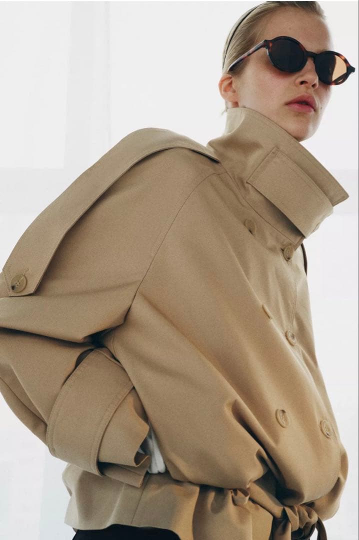 ZARA ショート丈ハイネックトレンチコート
