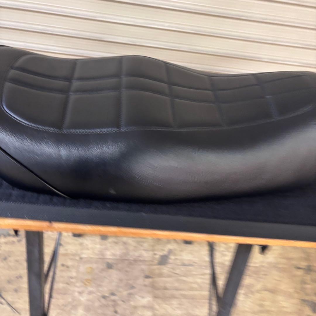 ゼファー750 シート Z2 仕様