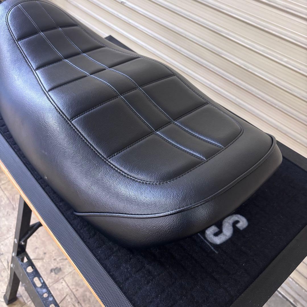 ゼファー750 シート Z2 仕様