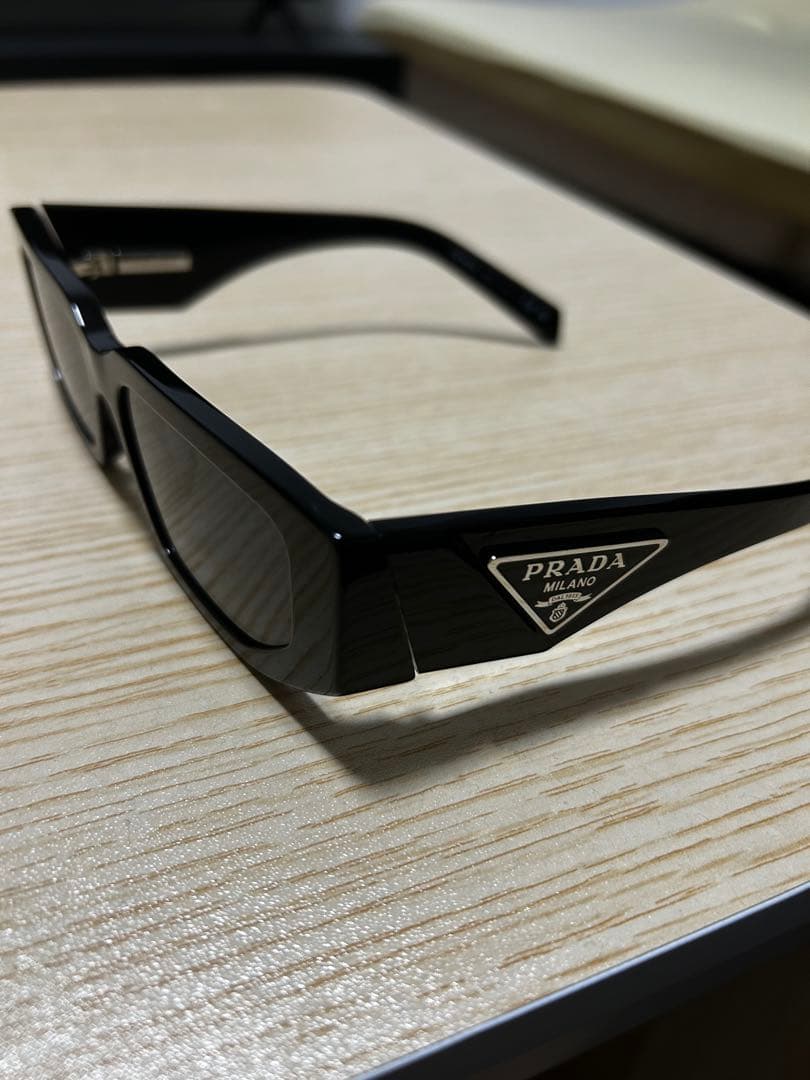 B*h様 PRADA トライアングル スクエアサングラス