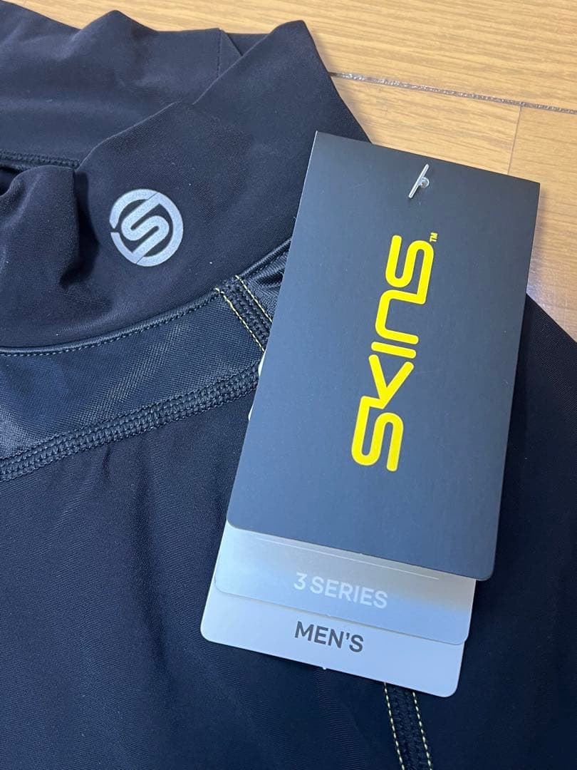 SKINS ハイネック長袖 スポーツウェア SERIES-3 トップス Ｌ