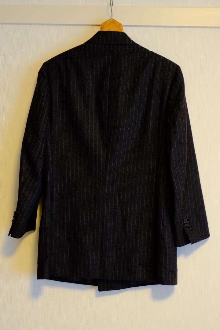 kiton グレー ストライプ フランネル　ダブルスーツ