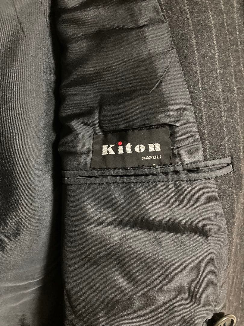 kiton グレー ストライプ フランネル　ダブルスーツ