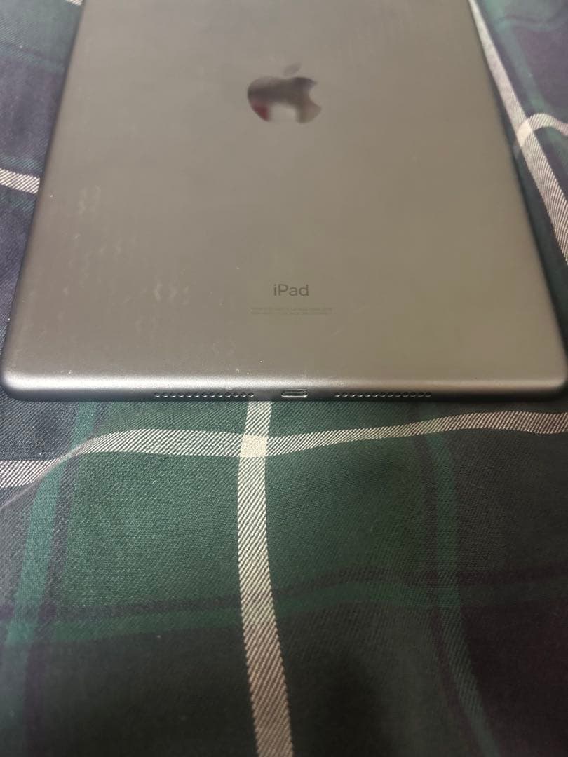 Apple iPad (第7世代) スペースグレー