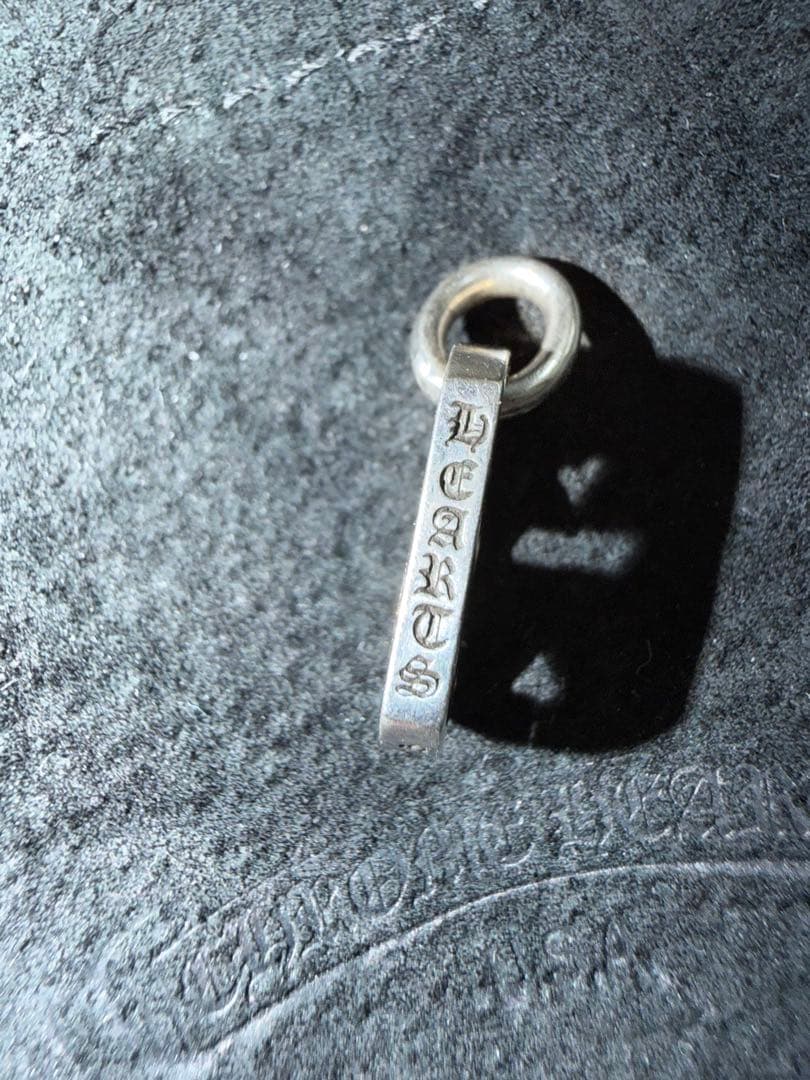 CHROME HEARTS タイニーカットアウト クロスドッグタグ