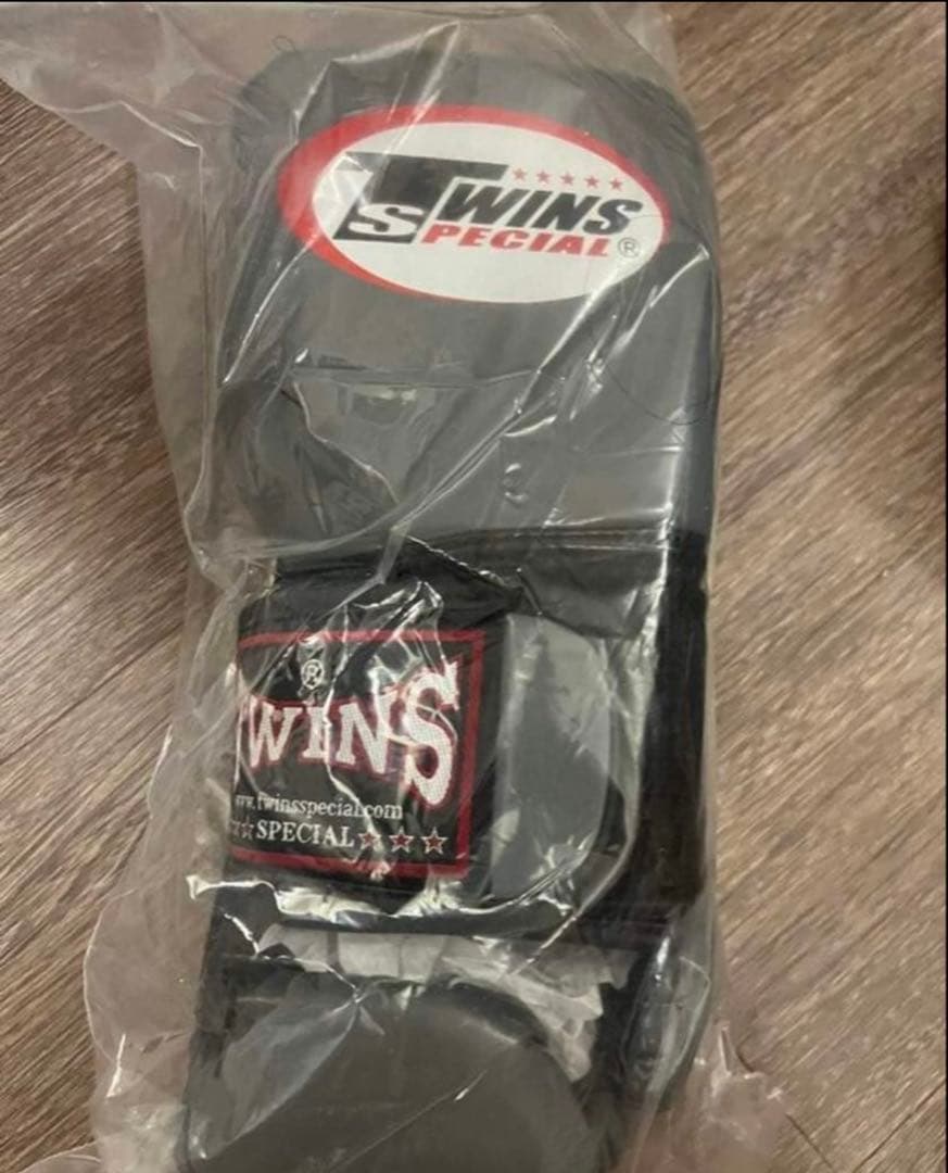 Twinsボクシンググローブグレー8オンス