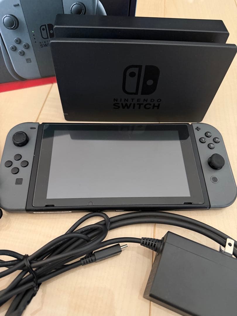 美品!!Nintendo Switch 本体　グレー