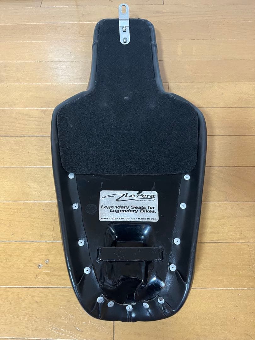 〜03 XLH スポーツスター用　ラペラ　le pera コブラ？シート