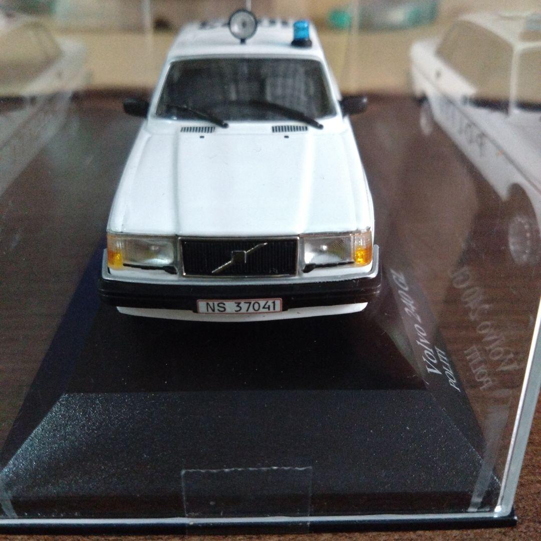 ミニチャンプス ボルボ240 GL パトカー