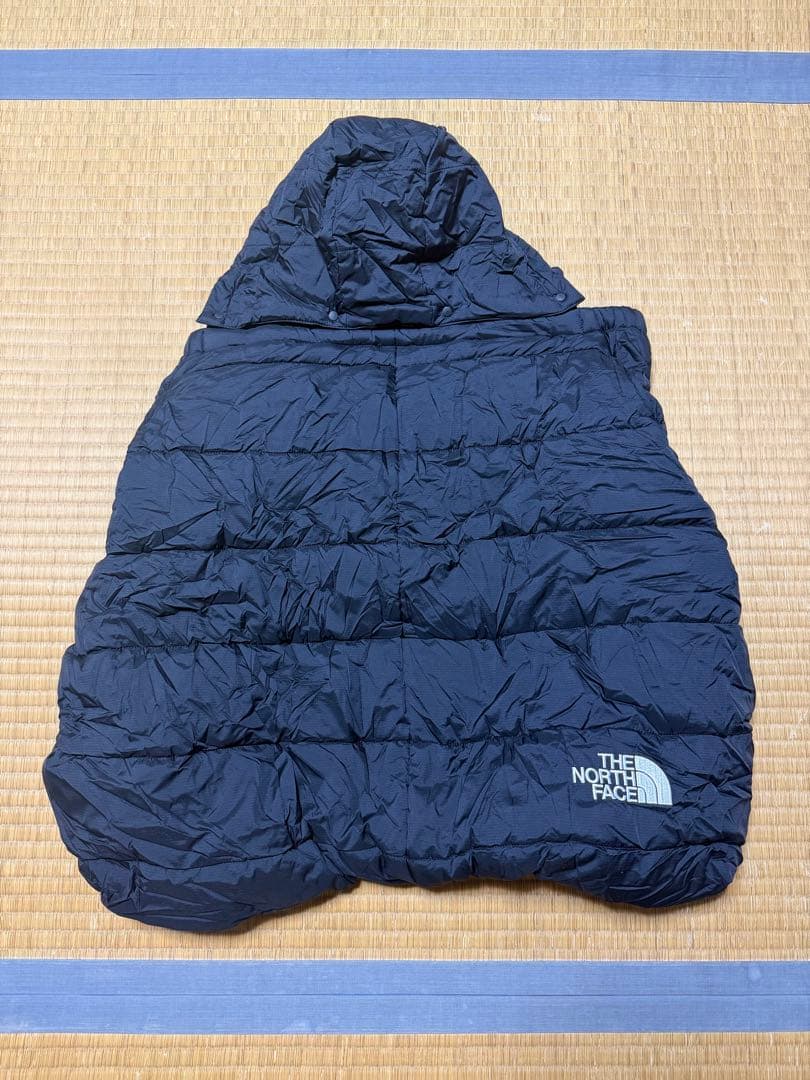 THE NORTH FACE フード付き　抱っこ紐用カバー あややん