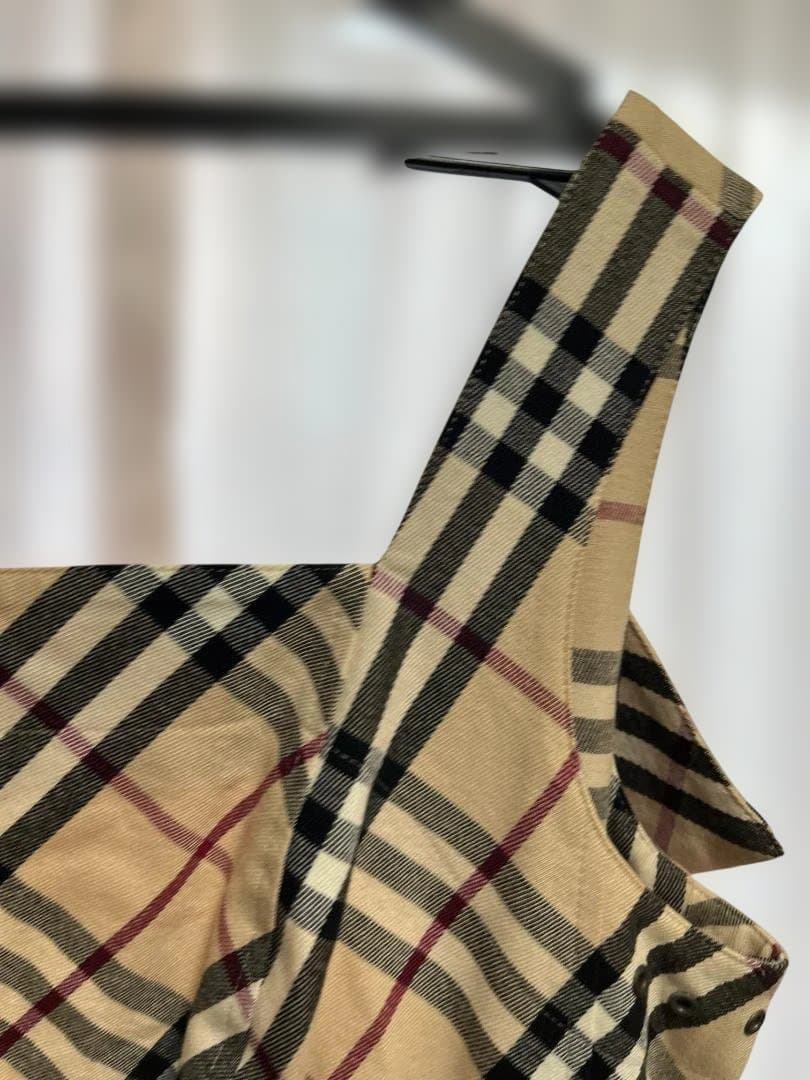 Burberry ノースリーブ ワンピース 15 週末限定値下で行きます