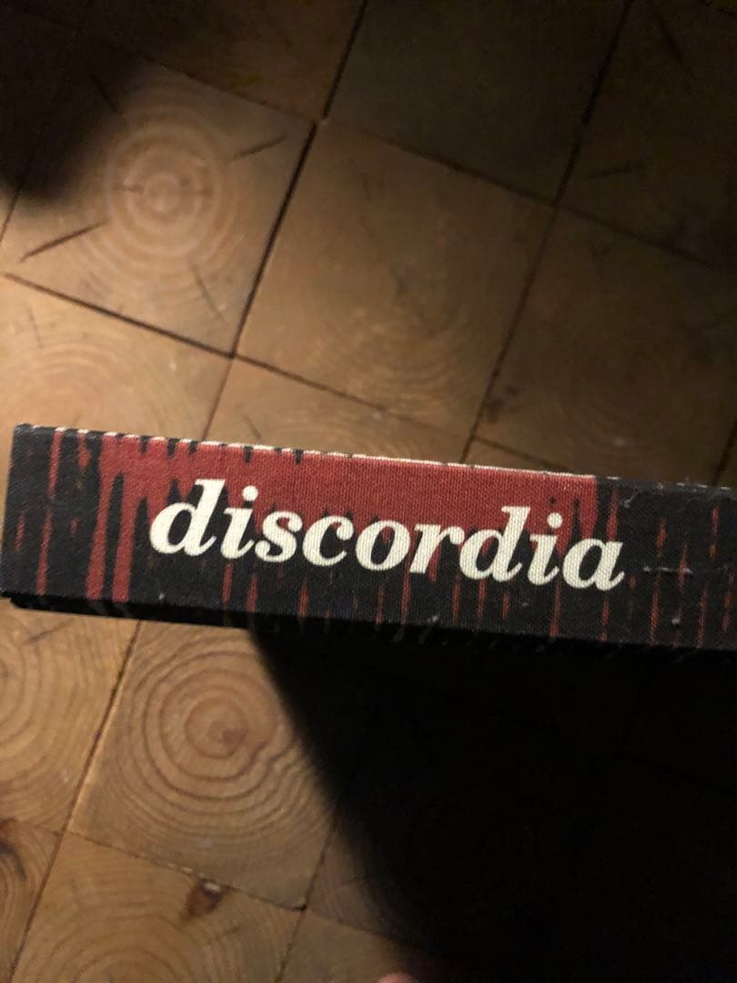 アート・デザイン・音楽 MOISES SAMAN / discordia