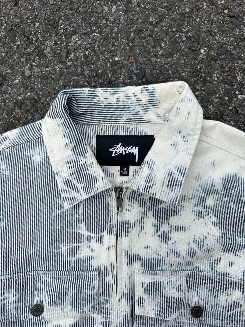 stussy ジャケット　ジップ付き　襟付き　迷彩　白　グレー