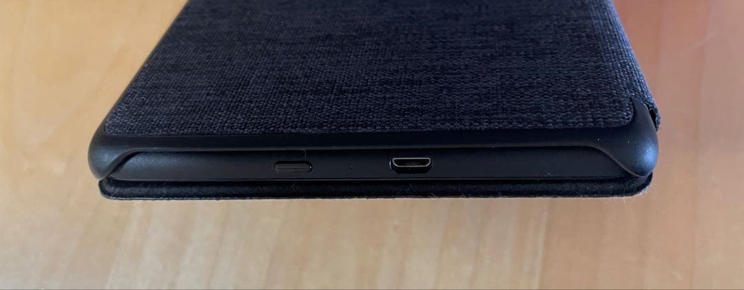 Kindle 第10世代　Amazon純正 ファブリックカバー付き