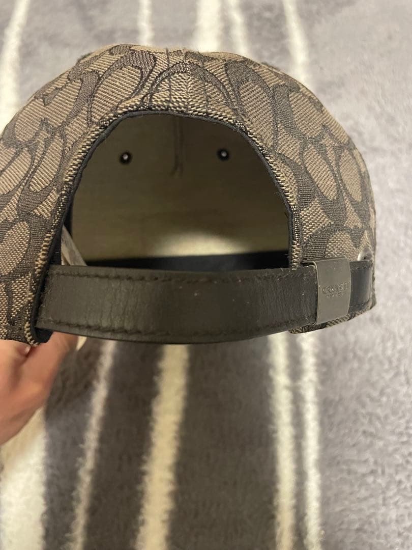 COACH ロゴ入りベースボールキャップ グレー