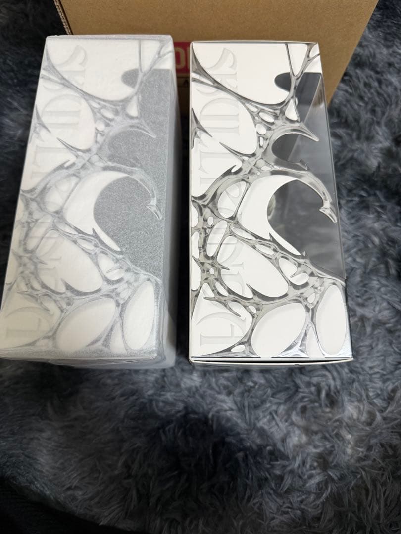 POPMART SKULLPANDA XG ぬいぐるみペンダント 日本限定。